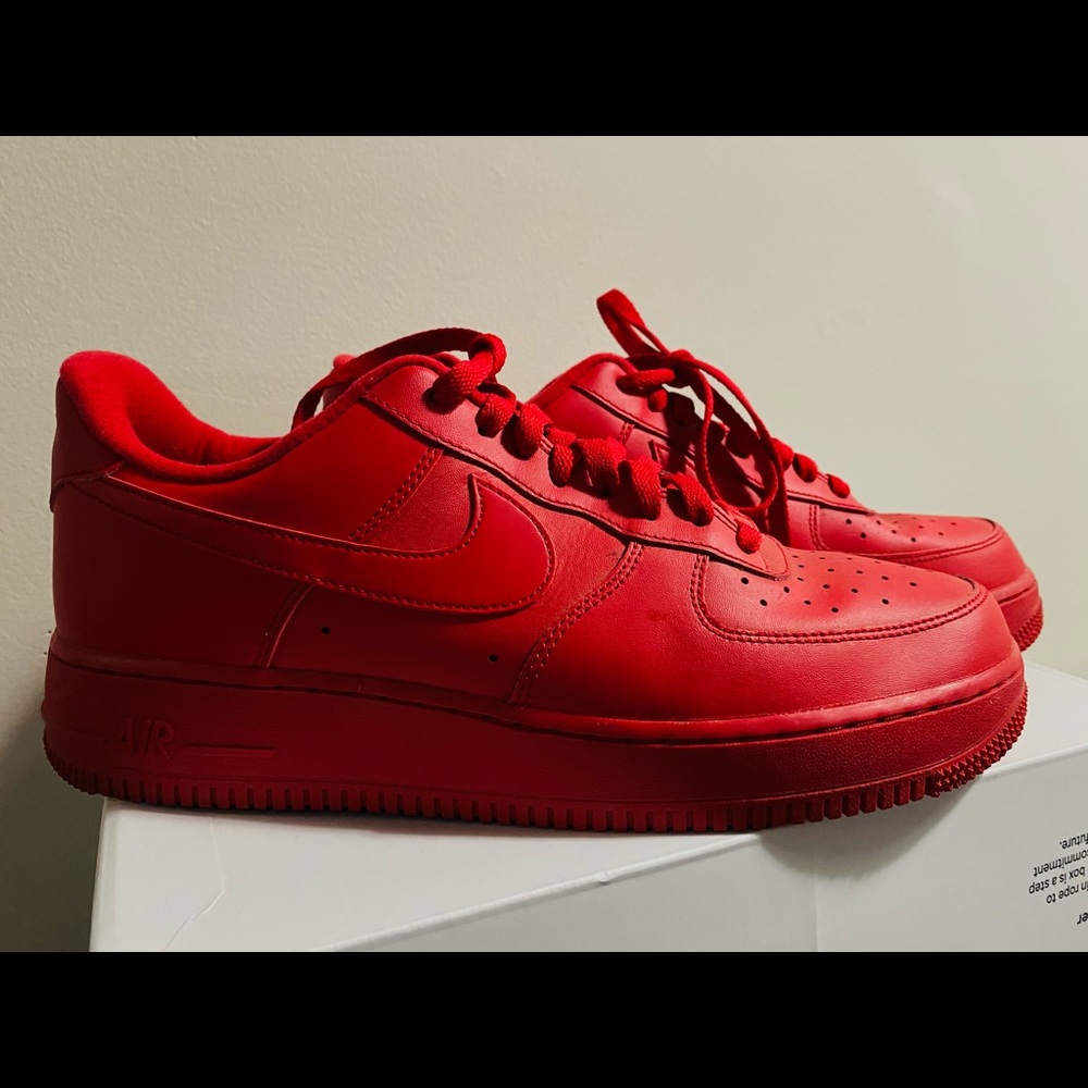 Men’s Red Lowtop Nike’s Triple Red AirForces - Picture 6 of 9